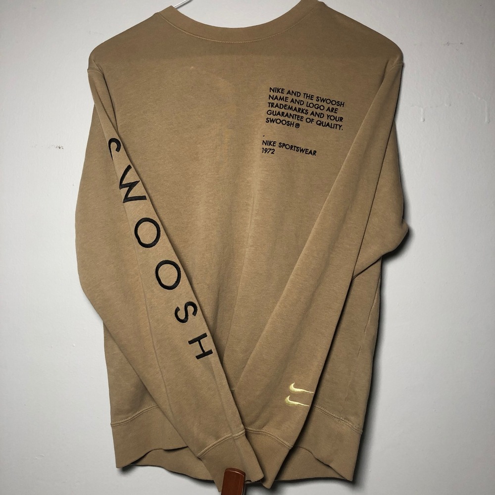 Nike Sweatshirt Mens XS Tan Swoosh Graphic Crewneck Sportswear 1972 CU3907-247